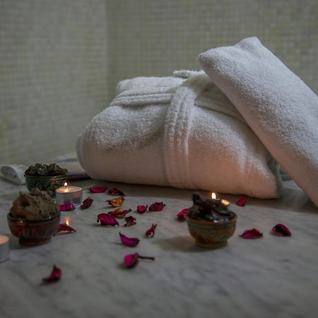 Oum Palace Hotel & Spa คาซาบลังกา ภายนอก รูปภาพ