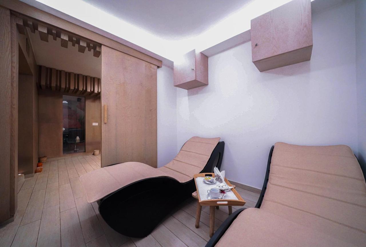 Oum Palace Hotel & Spa คาซาบลังกา ภายนอก รูปภาพ